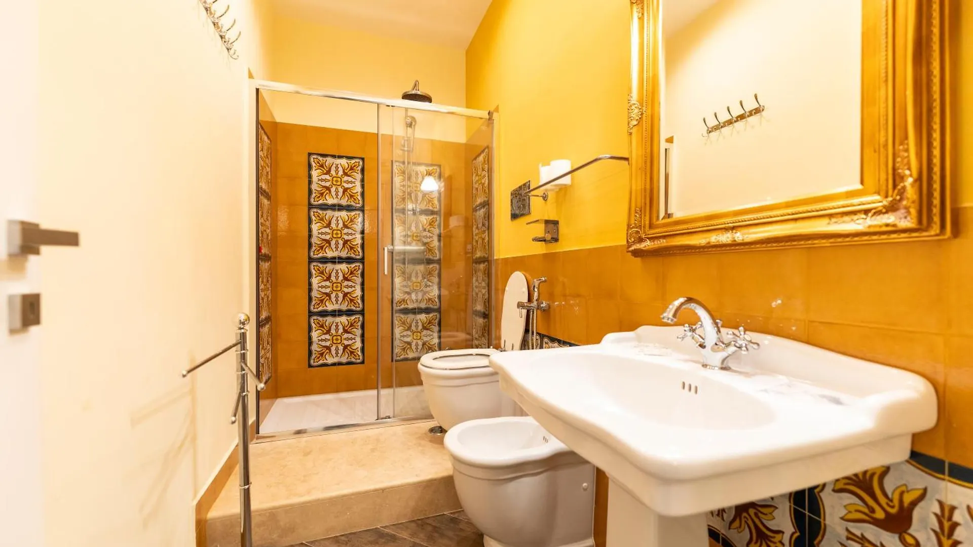 Apartment Ferienwohnung Via Carlo De Cesare 56 Neapel Italien