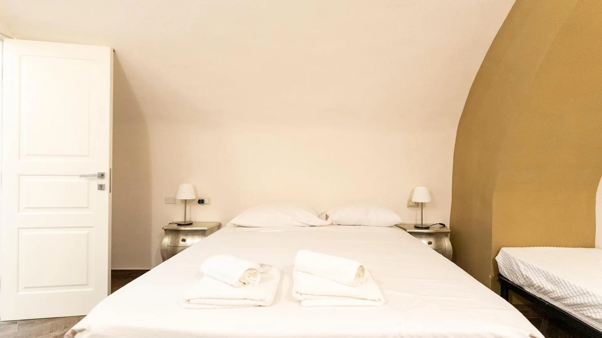 Apartment Ferienwohnung Via Carlo De Cesare 56 Neapel
