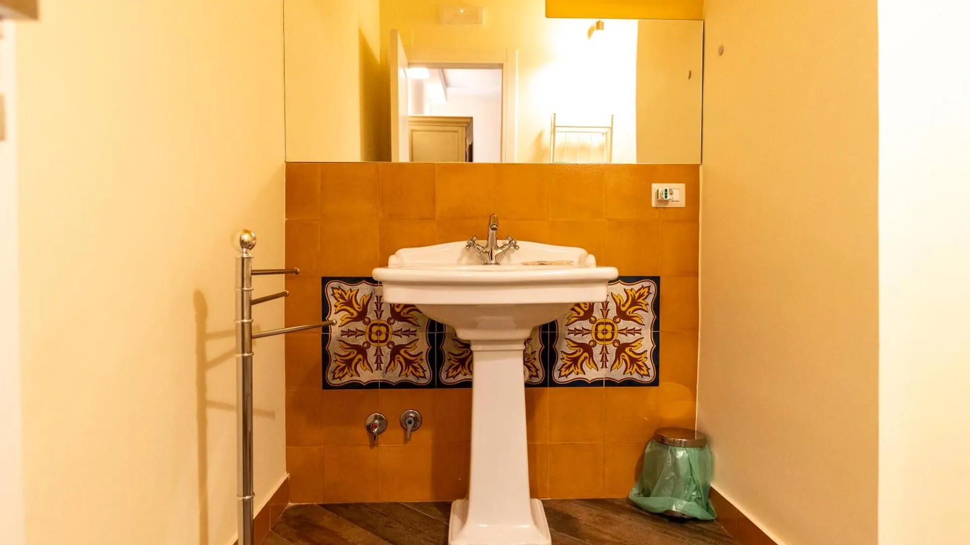 Via Carlo De Cesare 56 Apartment Naples