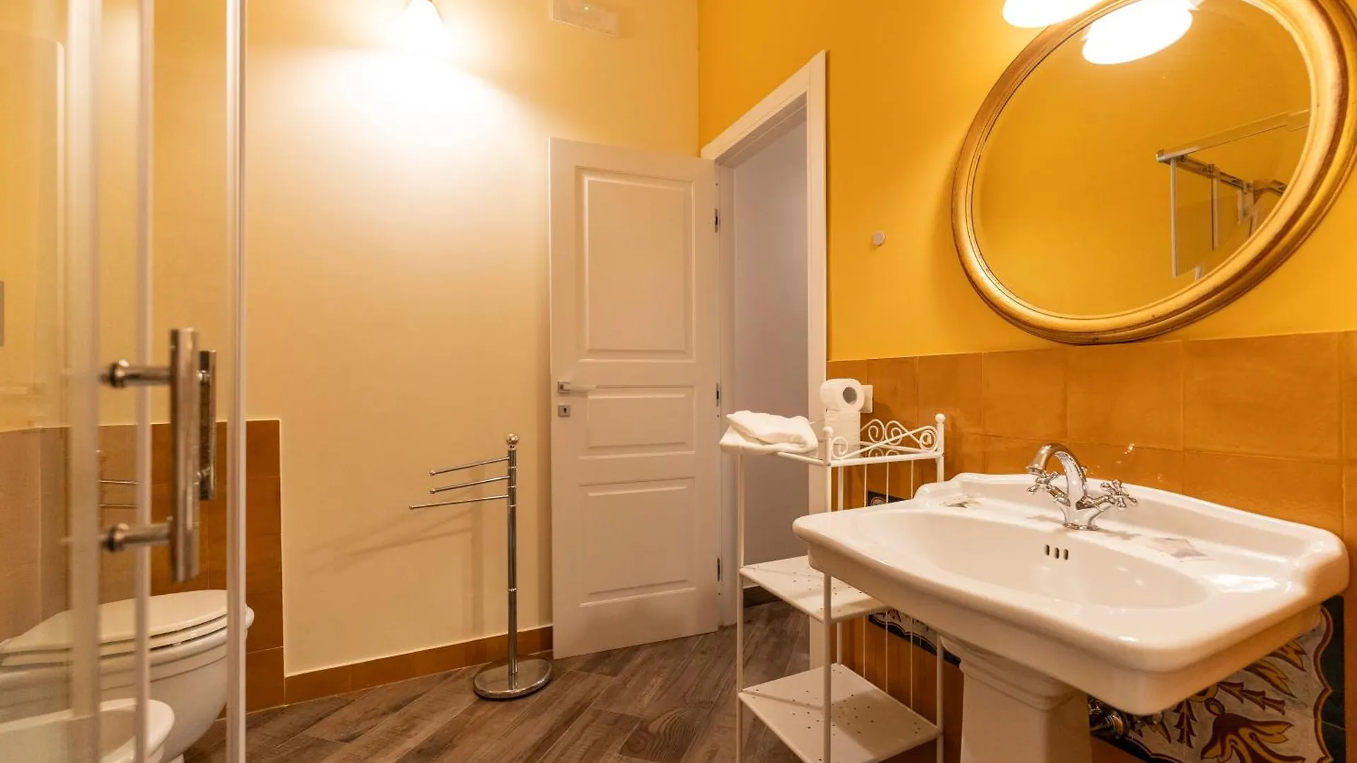 Via Carlo De Cesare 56 Apartment Naples